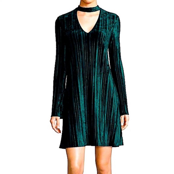 Nicole Miller Dresses & Skirts - Nicole Miller Gigi Velvet Emerald Long Sleeve Dress SZ 6 RN 107608